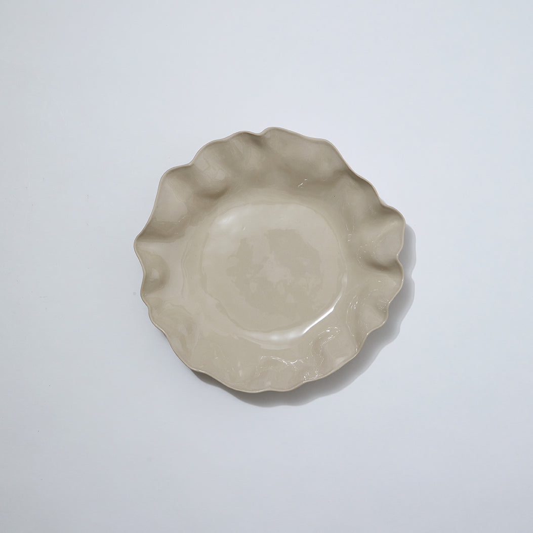 Ruffle Round Platter Chalk White (XL)