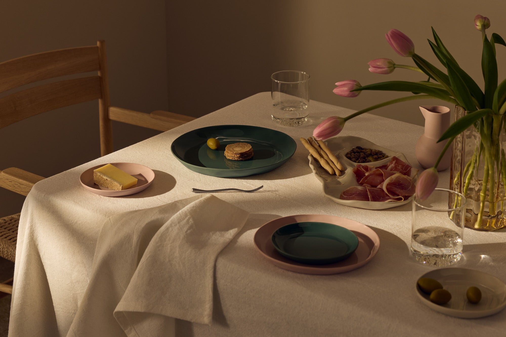 Cloud Round Plate Icy Pink (M)