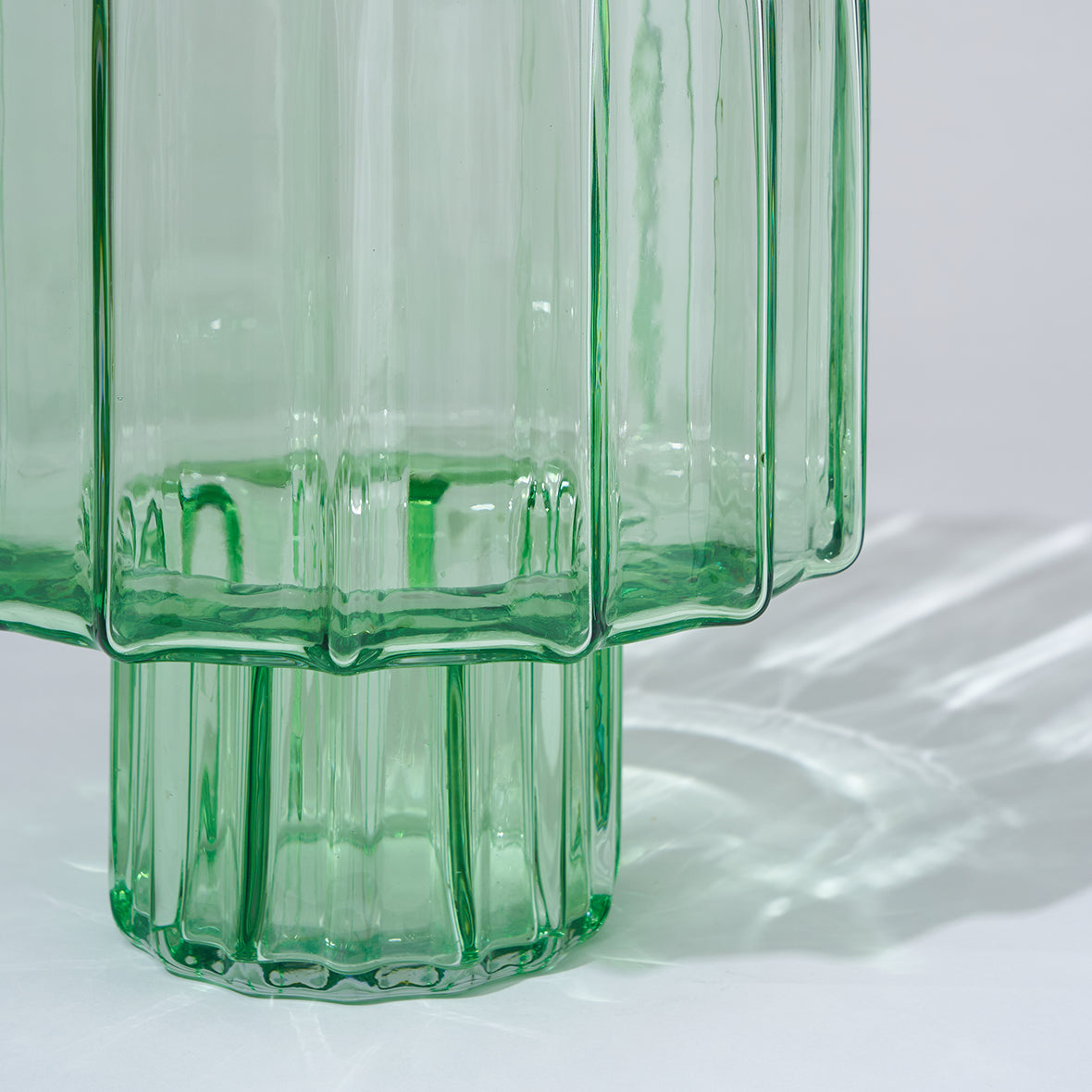 Urn Glass Vase Green (L)