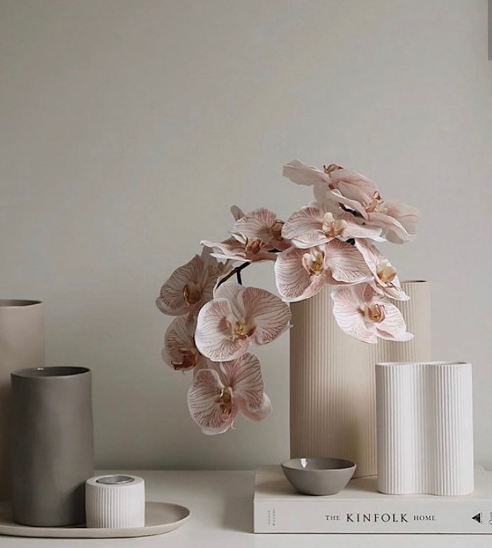 Ribbed Infinity Vase Snow (S)