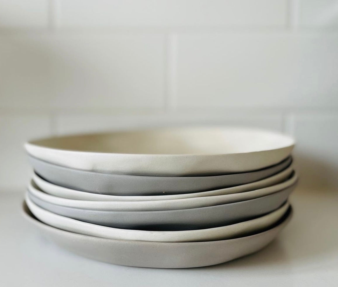 Cloud Round Plate Dove Grey (M)