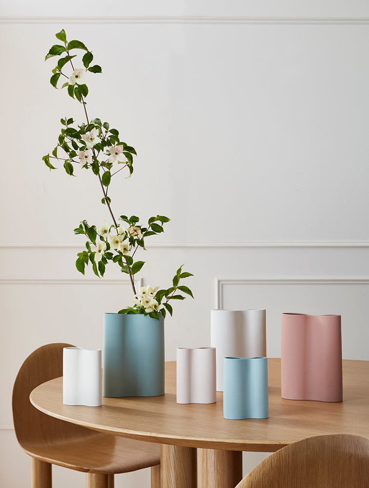 Ribbed Infinity Vase Snow (S)