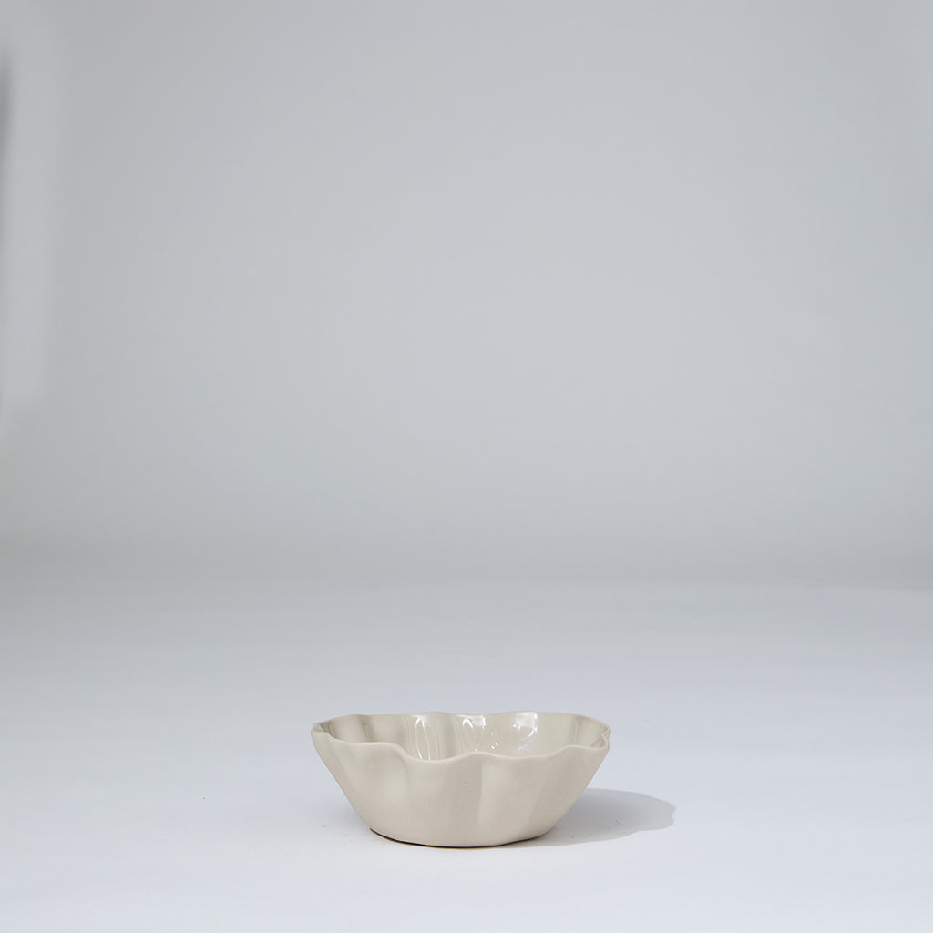 Ruffle Bowl Chalk White (S)