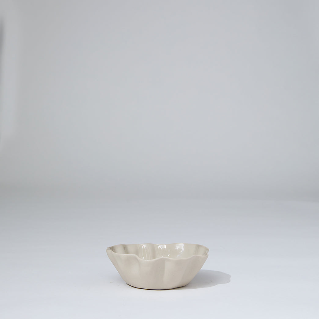 Ruffle Bowl Chalk White (S)