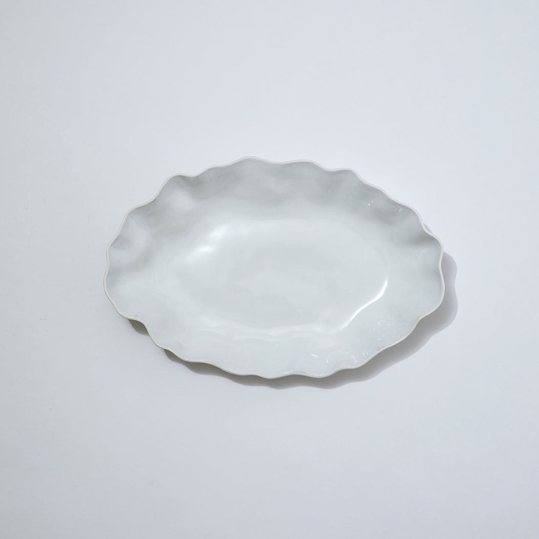 White Ruffle Rectangle Ruffle Rectangle Platter Snow White (XL) – Marmoset Found