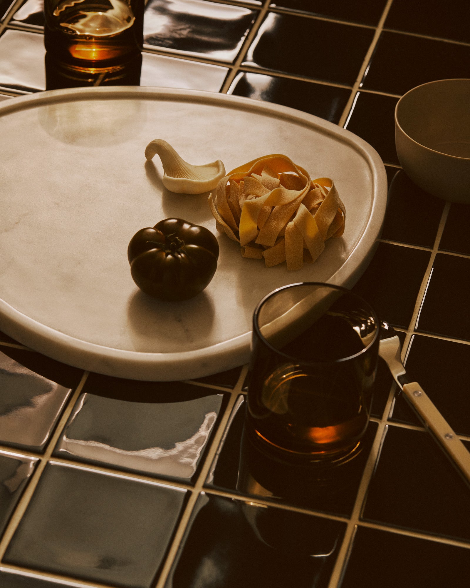 Marble Tray Oblong White Marle