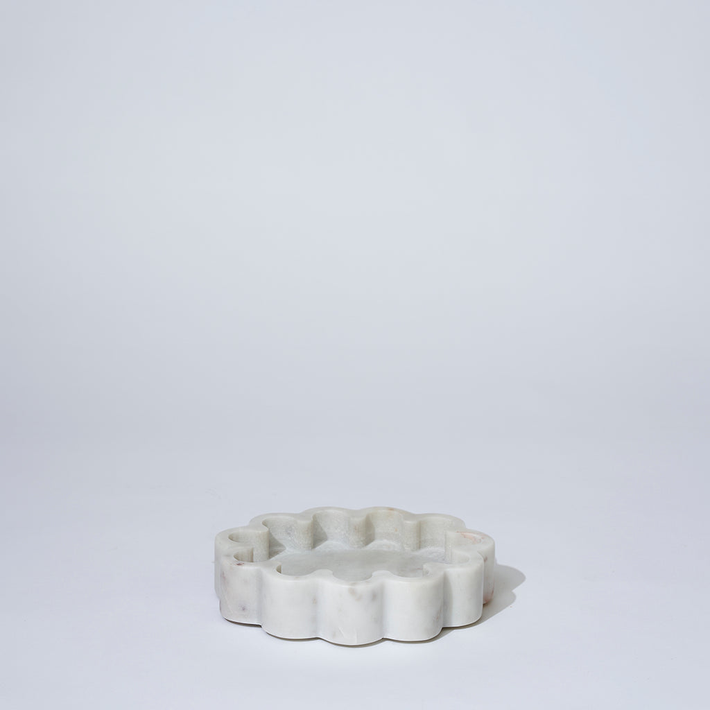 Marble Oval Ribbed Catchall White Marle