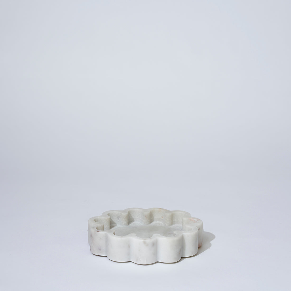 Marble Oval Ribbed Catchall White Marle