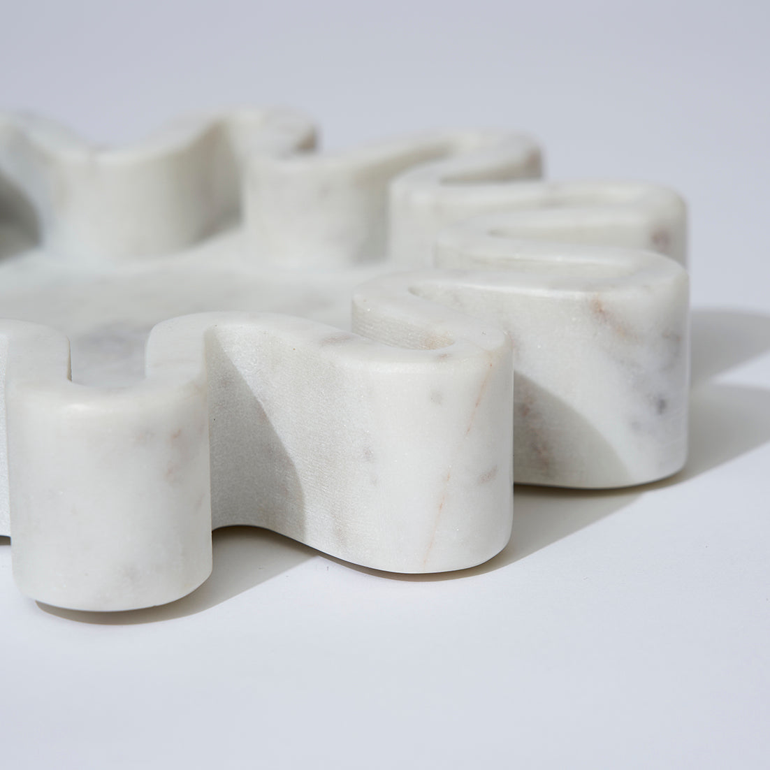 Marble Round Squiggle Catchall White Marle