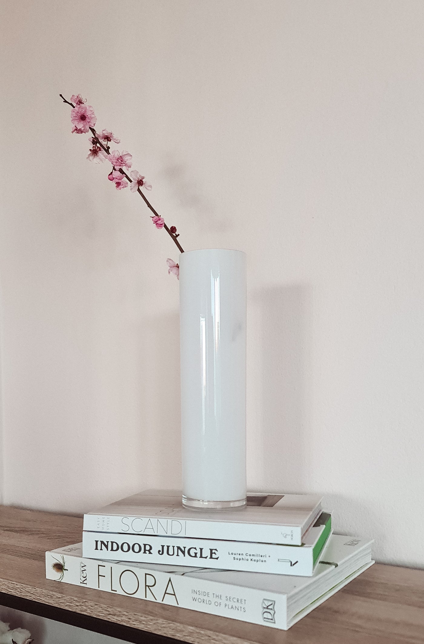 Opal Pillar Vase White (XL)