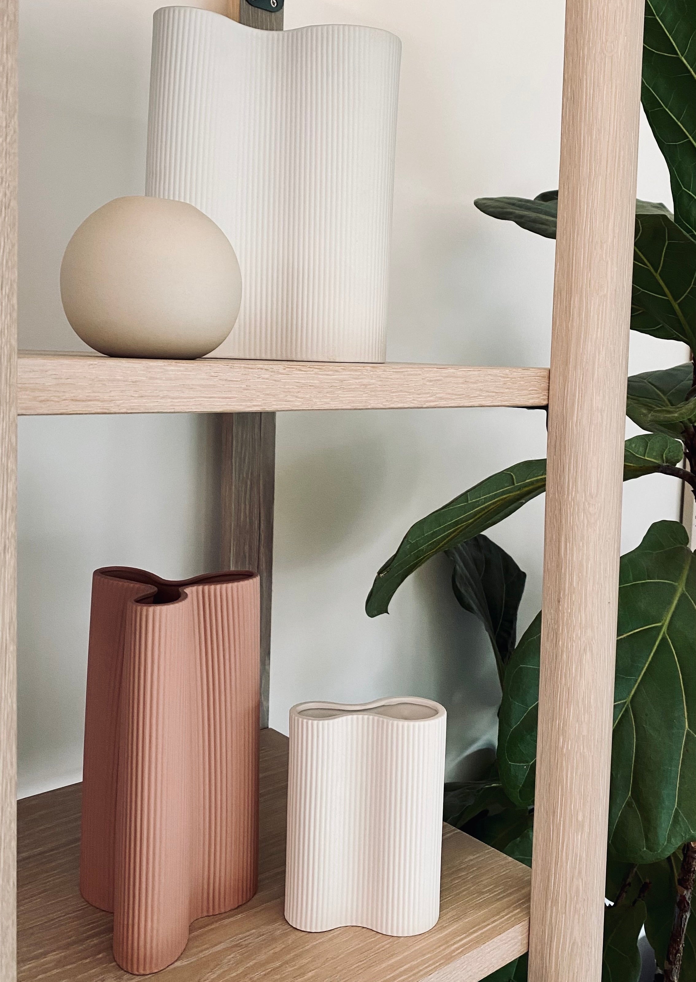Ribbed Petal Vase Ochre (L)