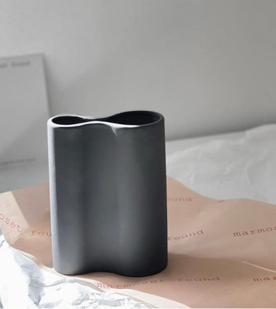 Smooth Infinity Vase Charcoal (S)