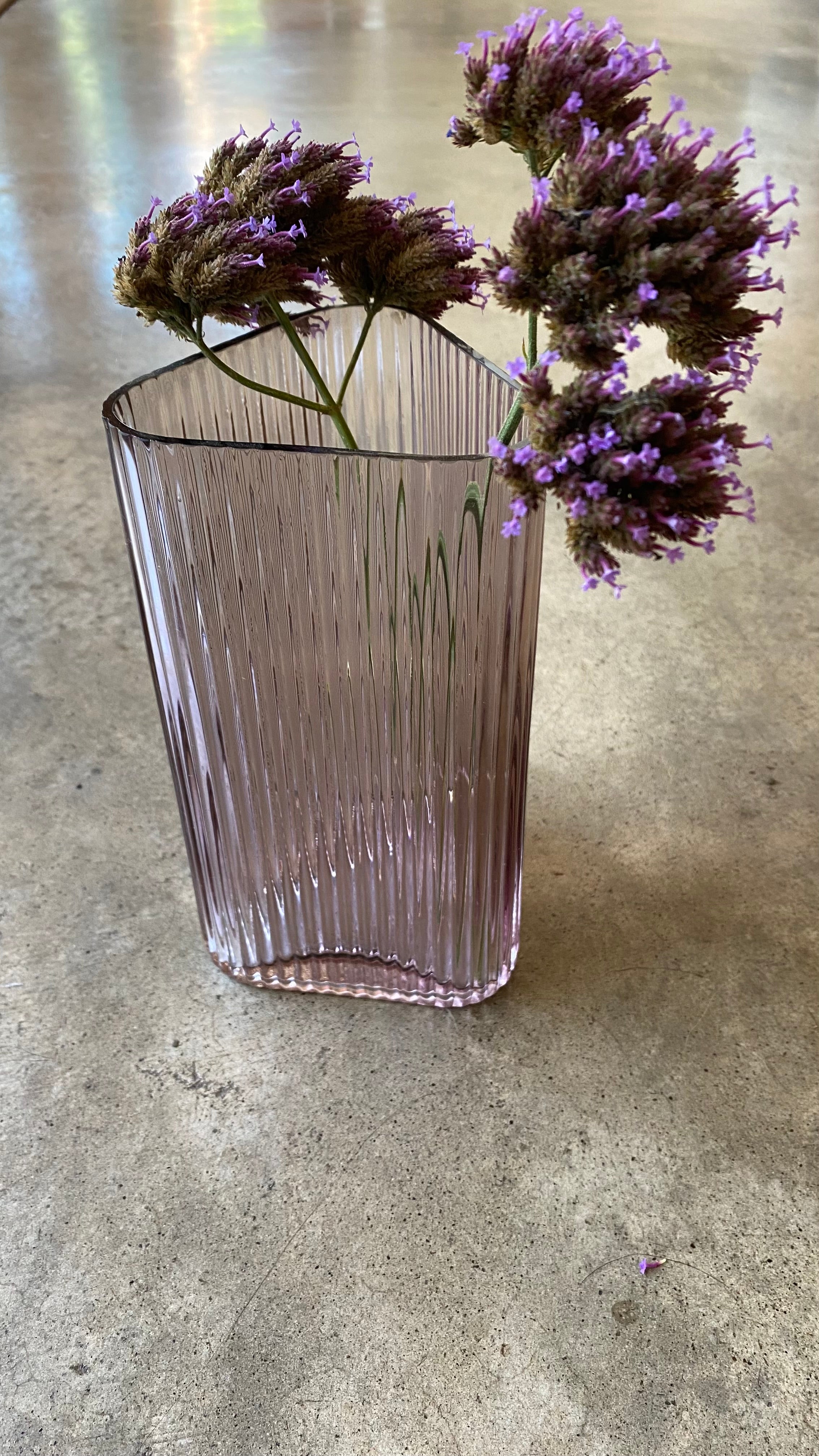 Profile Vase Rose (M)