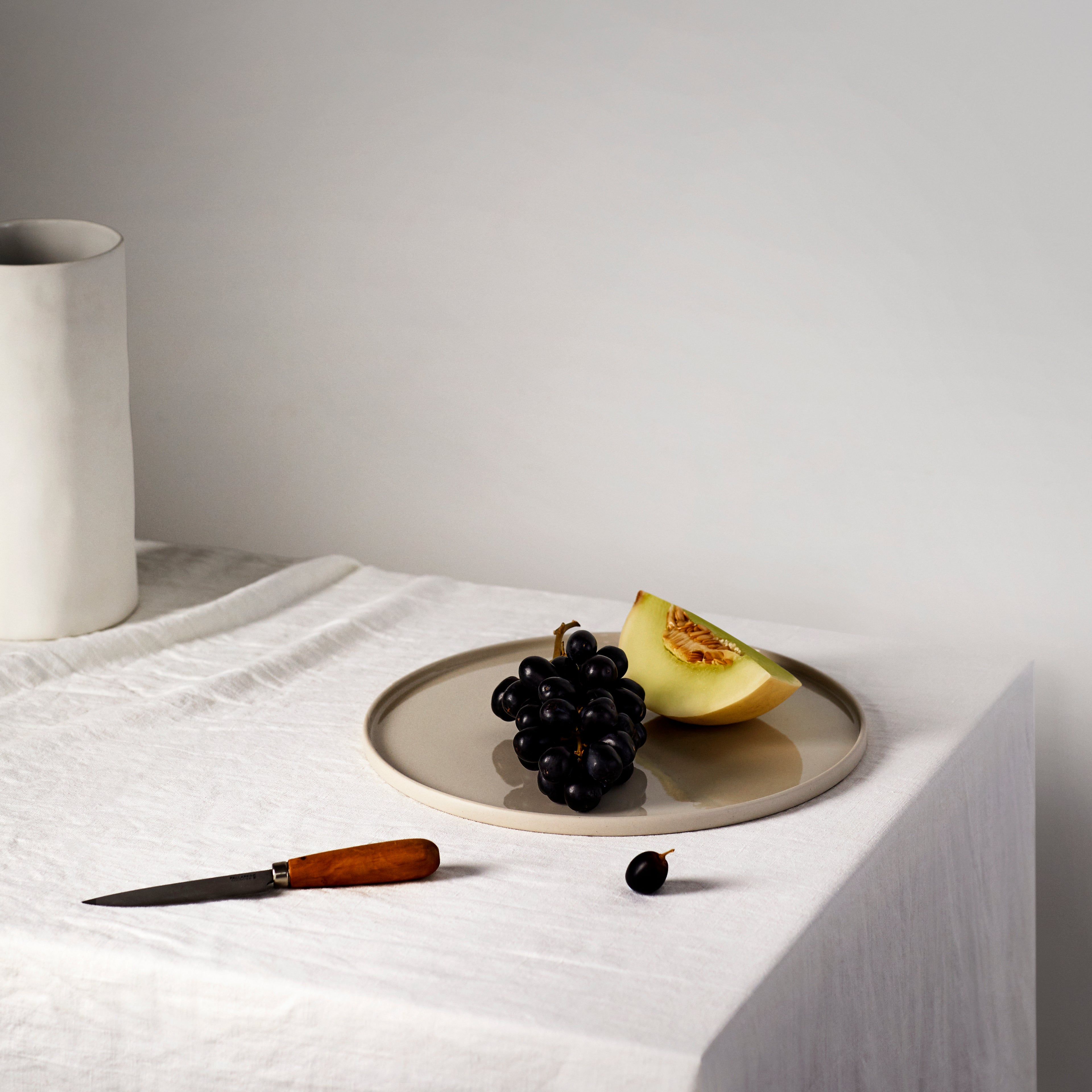 Cloud Round Platter Chalk L